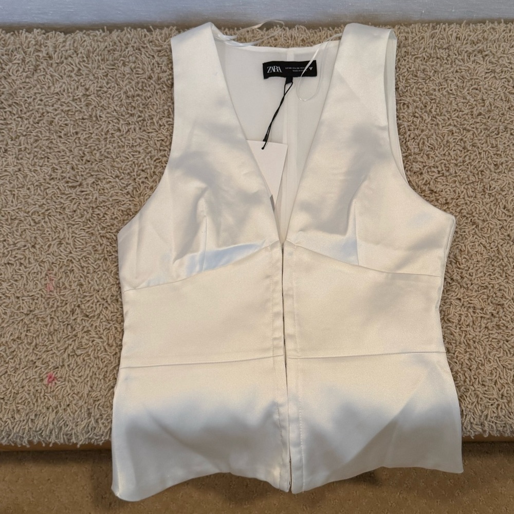 Zara V-Neck Sleeveless Blouse (NWT)